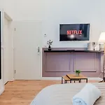 147 In Prenzlauer Berg Apartment